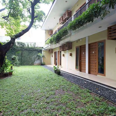 Reddoorz Plus Near Cilandak Town Square 2 Jakarta Exterior photo