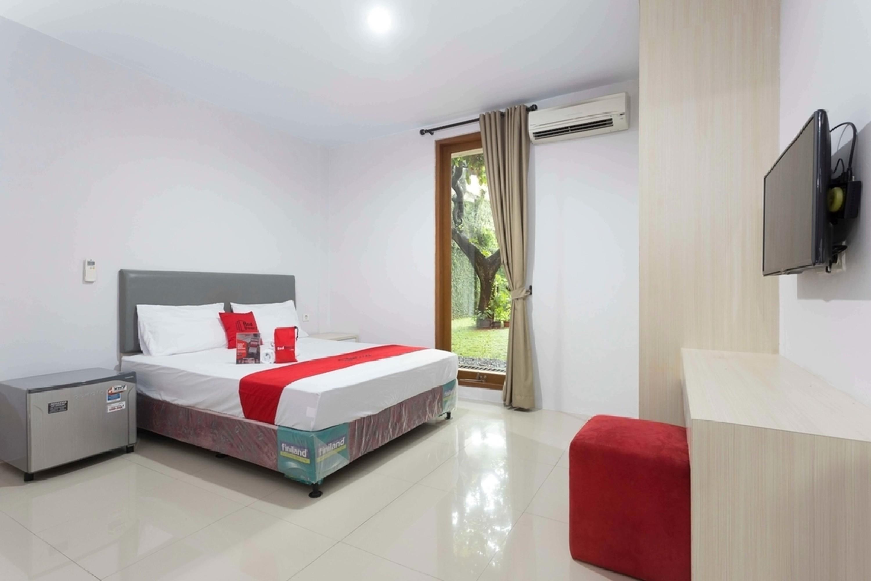 Reddoorz Plus Near Cilandak Town Square 2 Jakarta Exterior photo
