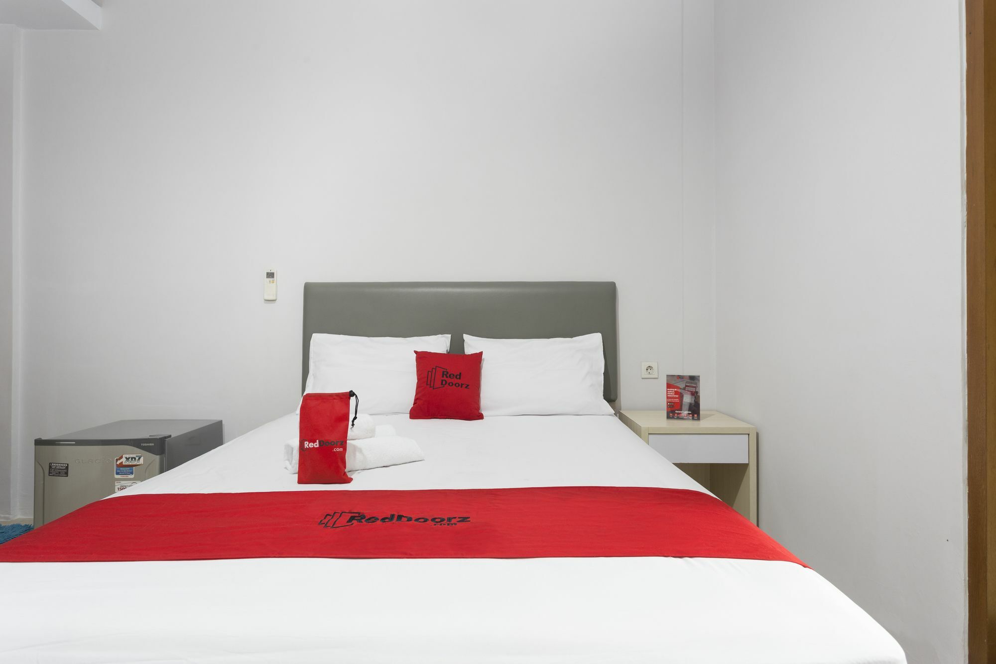 Reddoorz Plus Near Cilandak Town Square 2 Jakarta Exterior photo