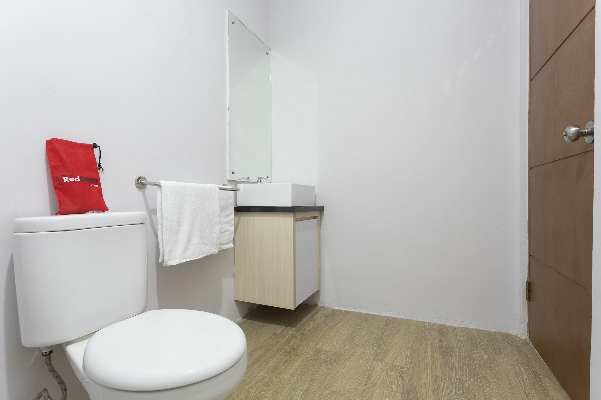 Reddoorz Plus Near Cilandak Town Square 2 Jakarta Exterior photo
