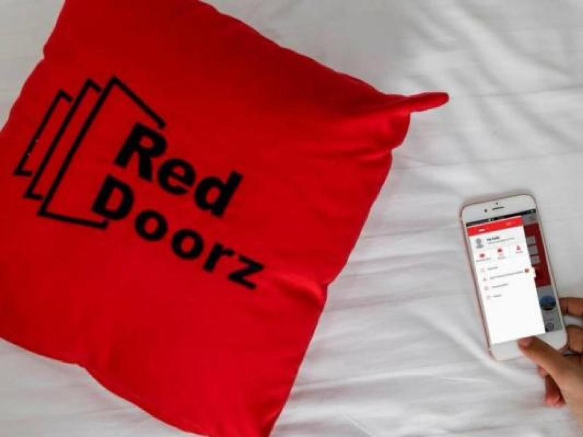 Reddoorz Plus Near Cilandak Town Square 2 Jakarta Exterior photo